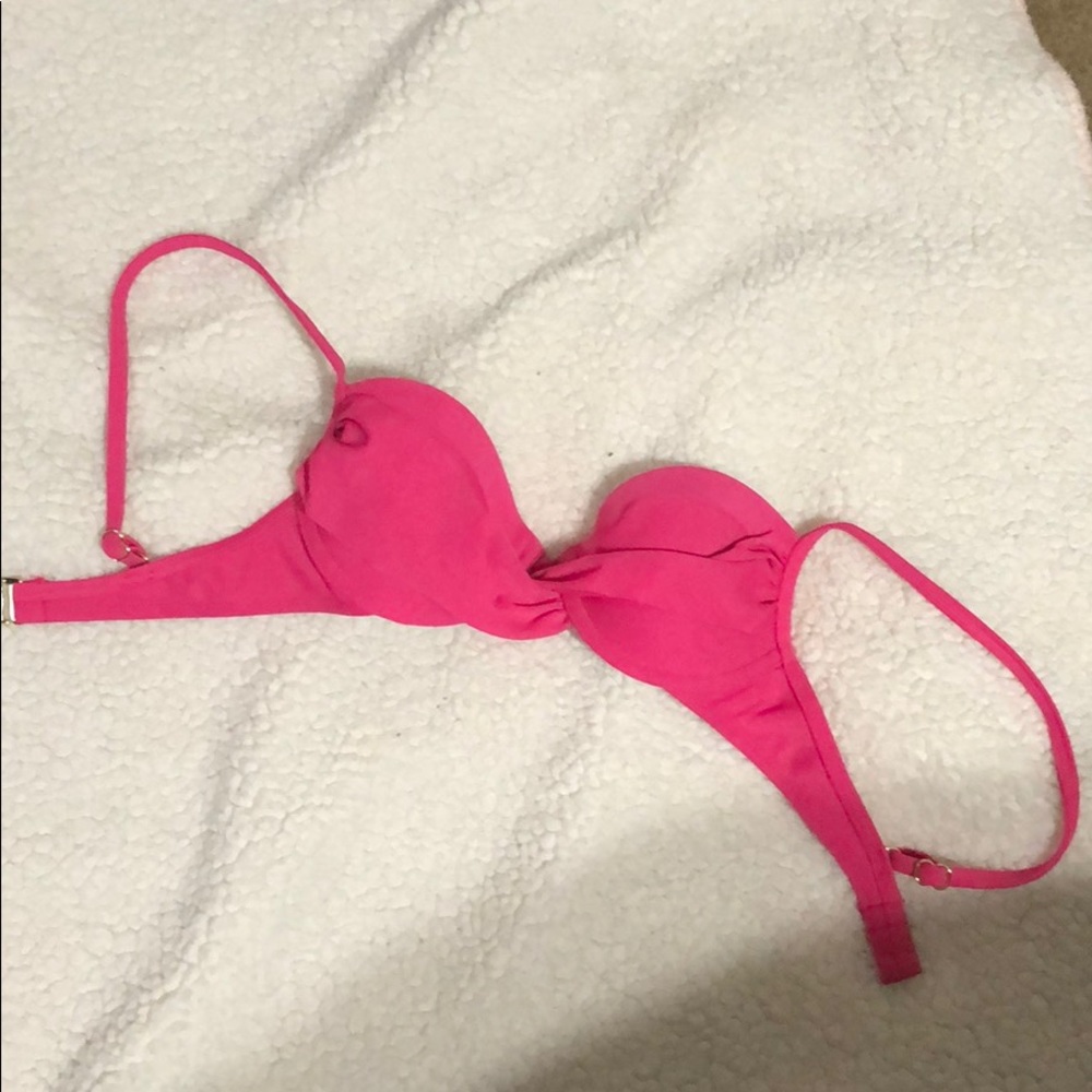 Twisted front bikini top